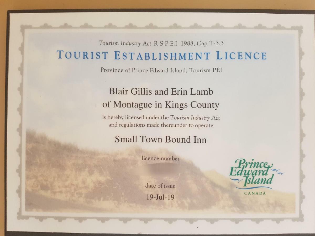 Small Town Bound Inn Montague Extérieur photo